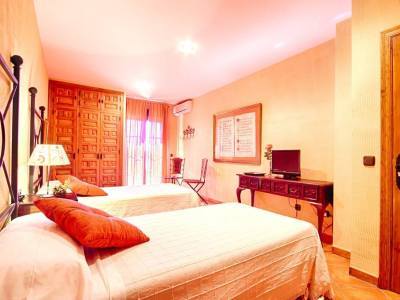Hotel Rural Sierra Tejeda 2*