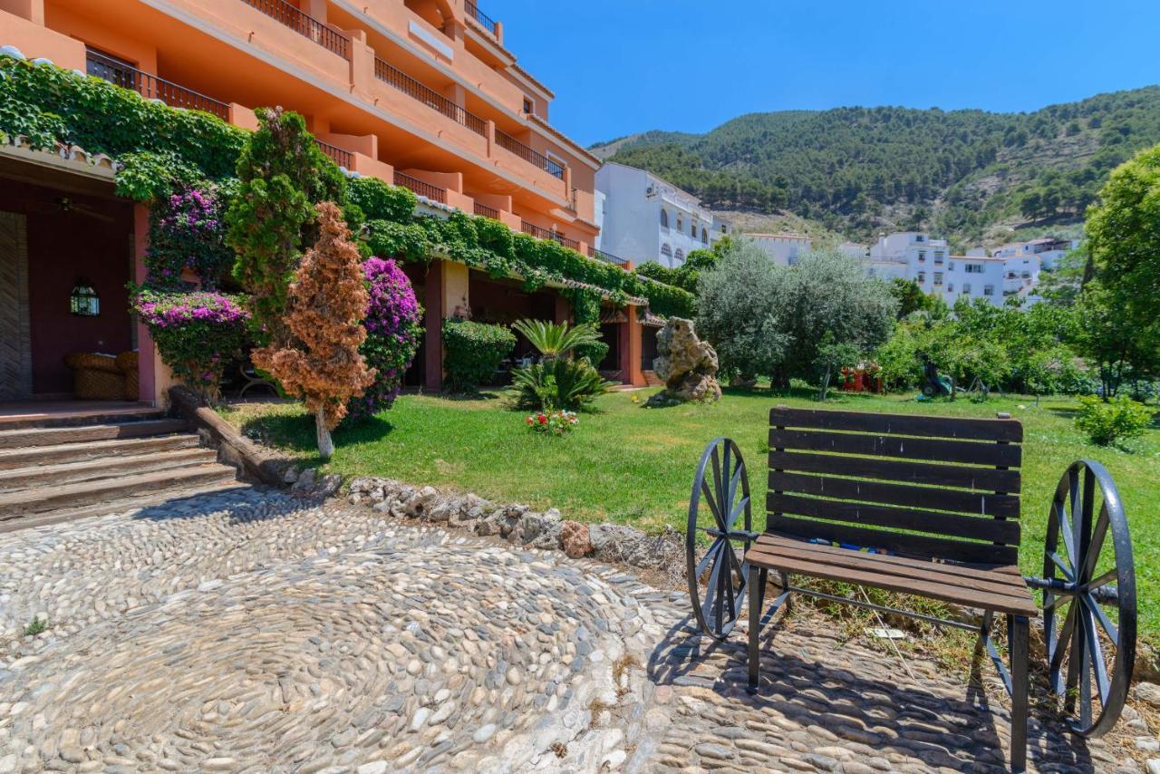 Hotel Rural Sierra Tejeda 2*